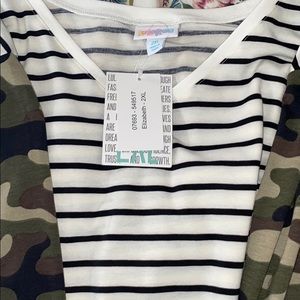 Lularoe Elizabeth tunic
